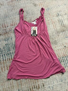 Women’s Sleeveless V-Neck Tank Top in Dusty Rose